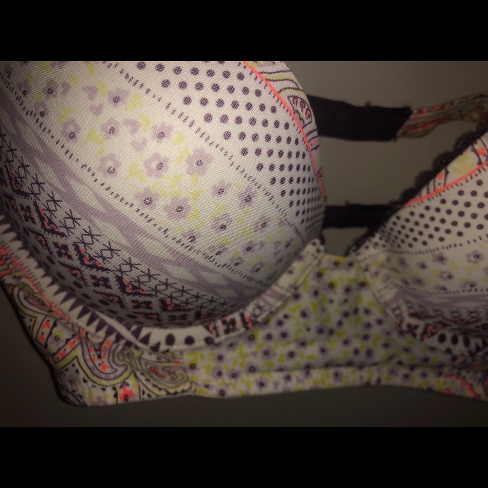 Victoria secret plunge padded bra - Picture 3 of 5